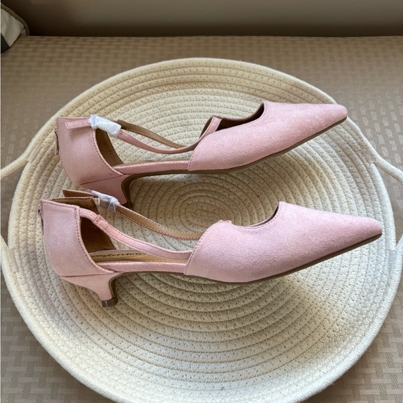 Womens pink suede shoes - Picture 4 of 4